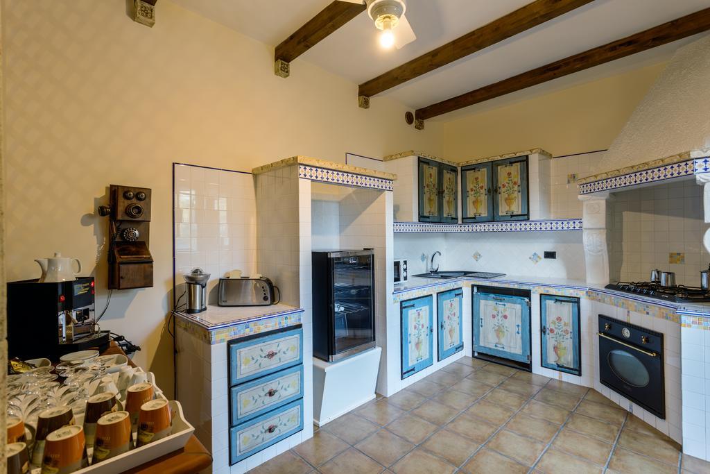 La Nuit Bed and Breakfast Bari Exteriör bild